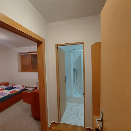 Affittacamere A Restaurace Razova
